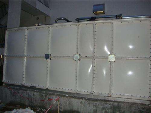 玻璃鋼消防水箱優(yōu)點及質量要求